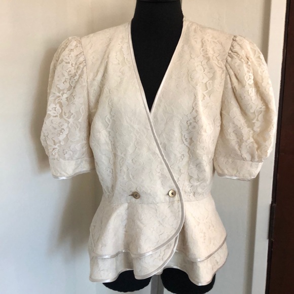 Vintage lace blazer - Picture 1 of 4